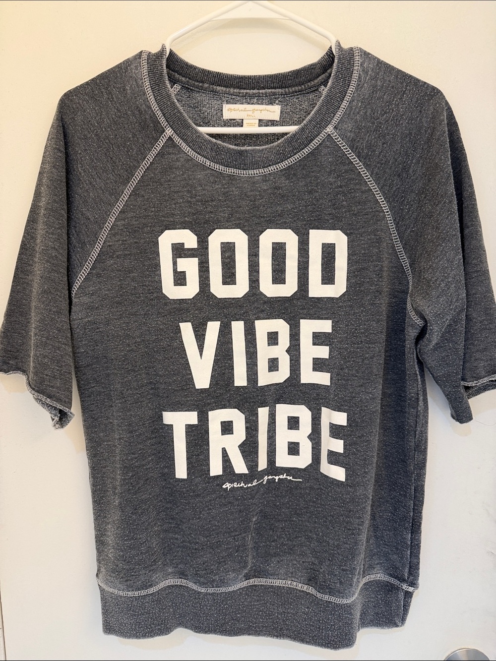 Spiritual Gangster GOOD VIBE TRIBE Short Sleeve Sweatshirt - Charcoal size S